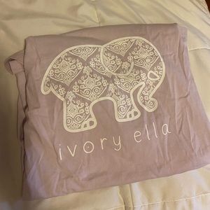 Ivory Ella Size Large Purple Long Sleeve